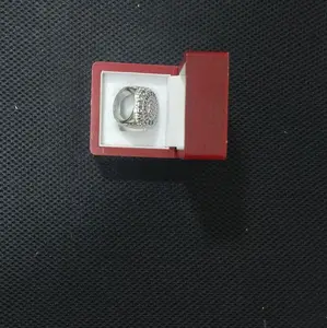 GM 2018 W  RING AND BOX Pendant ring, Fan ring