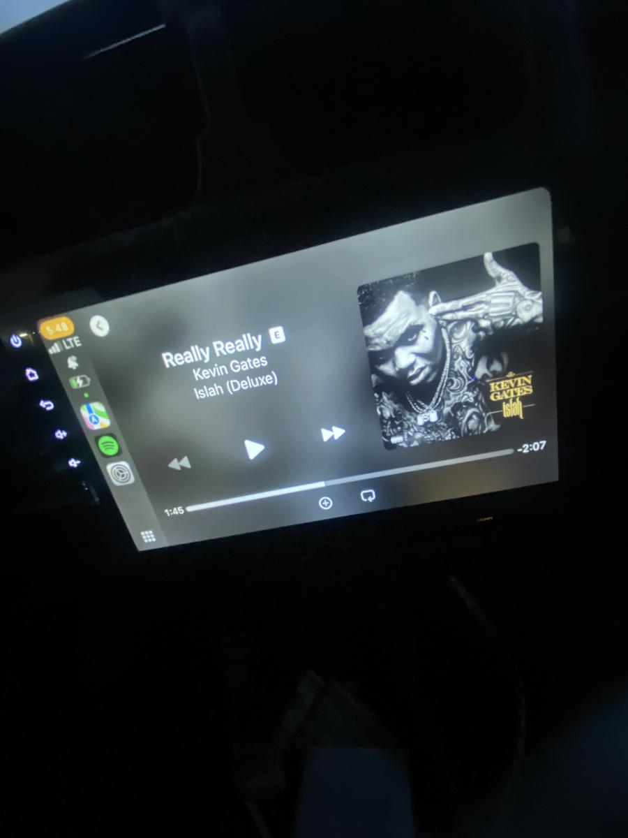 Item: with Wireless Carplay