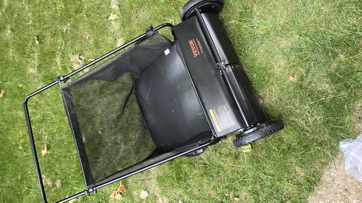 Item: Hand Push - 26 inch