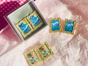 Van Gogh's Starry Night gold-framed oil painting earrings. Monet print Water Lilies gold framed earrings.abstract painting earrings.antique art earrings.Cottagecore .rustic handmade earrings.esthetic earrings. retro vibes.art lover gift