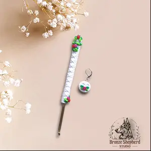 Polymer clay roses rattan lattice crochet hook / floral spring garden crochet hook / rattan lattice flower crochet hook knitting accessory
