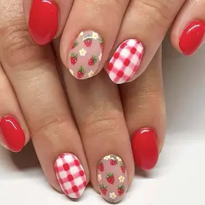 Strawberry fields press on nails