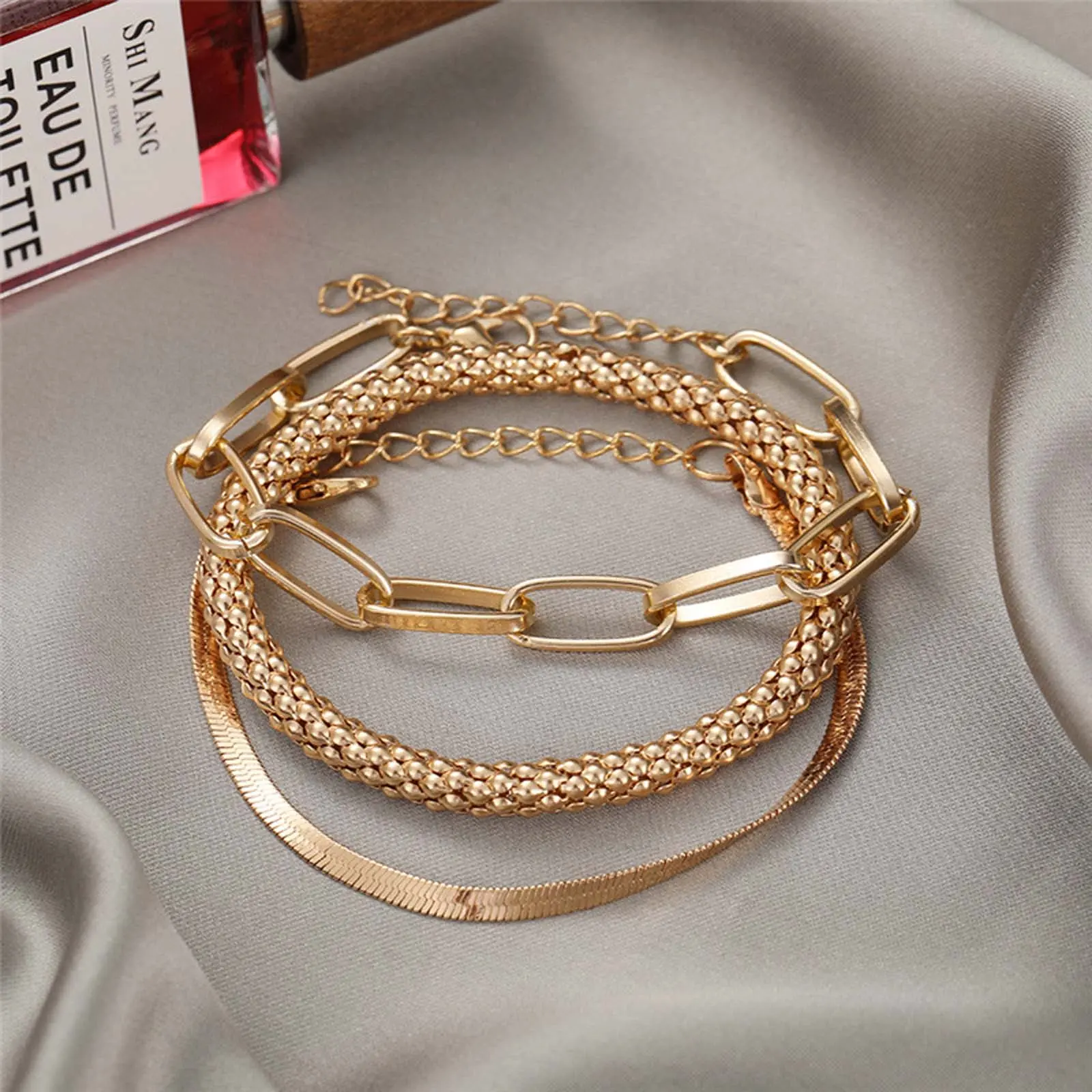 Women's Multi-Layer Snake Bone Chain Bracelet - Stackable Bangles with Stylish Bracelet Design, Synthetic Coloured Gemstones, Creativity, Subtle Gothic & Punk Nods, Retro Versatile Jewelry, Ideal Gift for Women, Multilayered Bangles, Texture, Celebration,