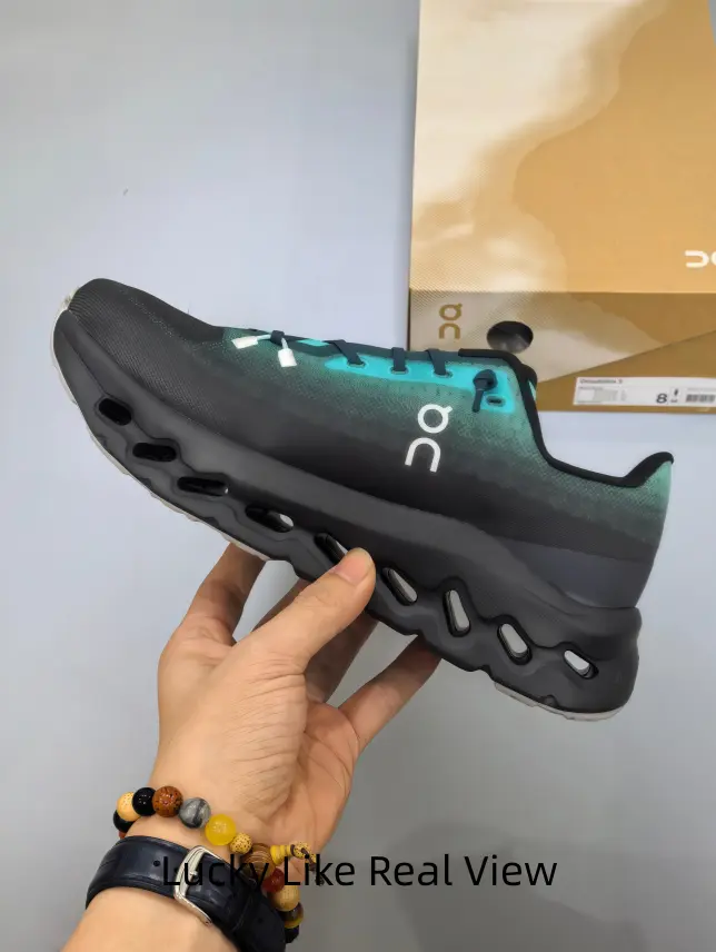 Dark Tone Gradient Teal Lace-up Lightweight Athletic Footwear Foam Padded Ankle Collar High-rebound Hollow Cushion Midsole Suitable For Gym Training City Night Commutes And Cool Dark Green Themed Weekend Friend Hangouts