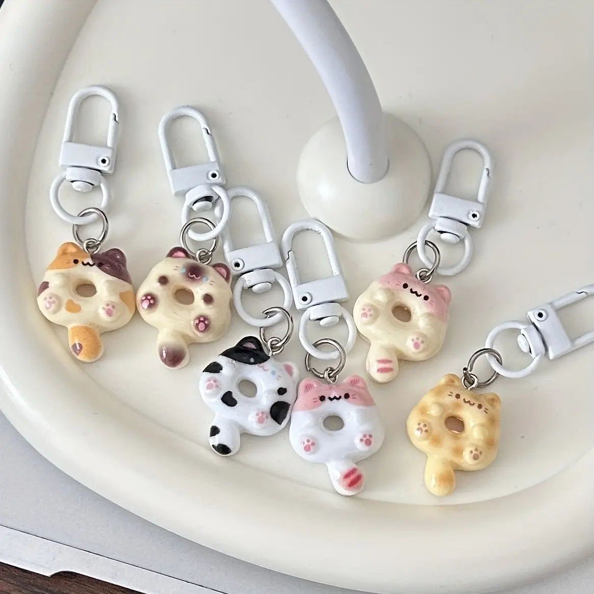 Cute Cartoon Cat Donut Keychains Set, Fun Food Play Bag Charms, keychain for bags, Couple Best Friend Gift Accessories, 6 Pieces