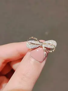 Elegant Brooches Set for Women, 4pcs Simple and Chic Design, Perfect for Casual Wear, Suits, Coats, Sweaters, Shirts, Hats, Bags