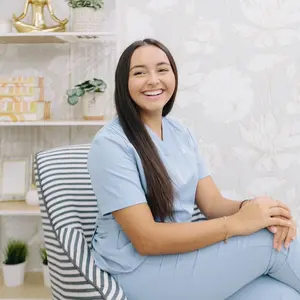 Women’s Staple Scrub Top