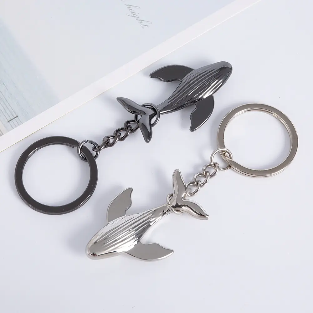 Japanese and Korean new trend whale car keychain couple keychain bag pendant aquarium memorial