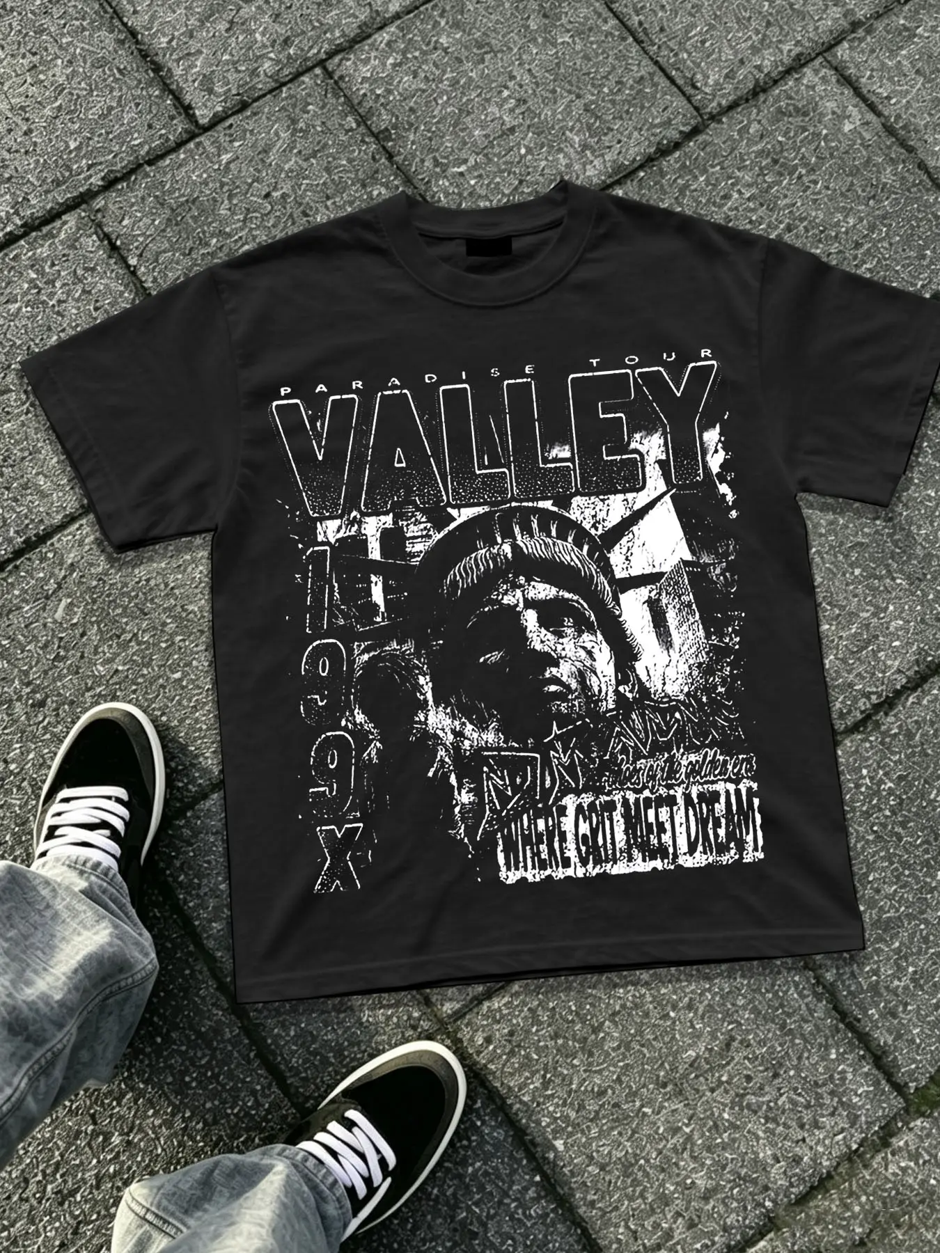 1 piece loose-fit pure cotton graphic T-shirt featuring VALLEY tour print and Statue of Liberty design; unisex, suitable for all seasons; Y2K summer streetwear; ideal as a gift for Halloween parties and outdoor sports at school.