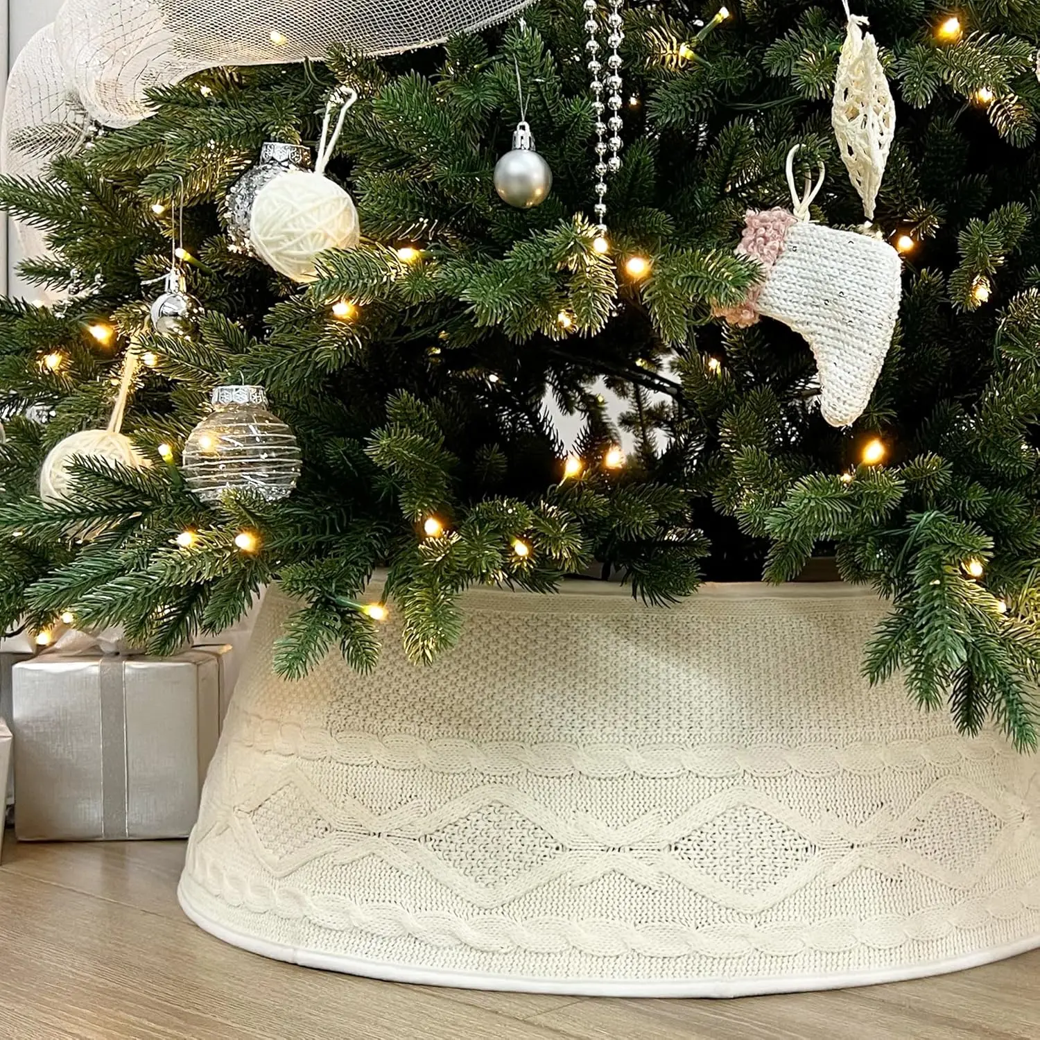 24-Inch Knit Christmas Tree Collar with Diamond Stitch, Faux Pearl Buttons, Foldable Tree Ring Cover for 5–7 ft Trees