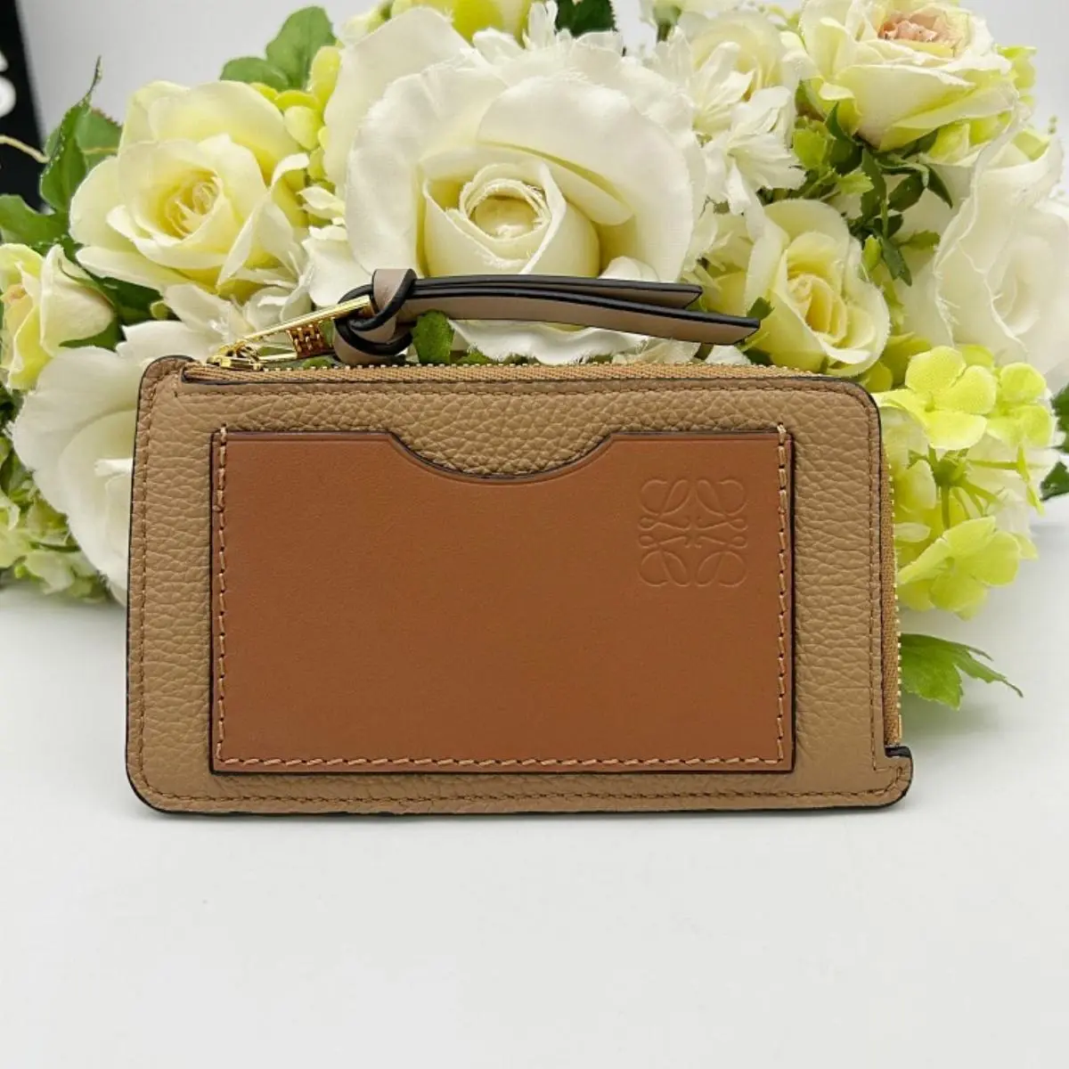 Pre-owned Loewe As Shown Shoulder Bags Coin Cardholder Pebble Grain Calfskin Sand Tan 2118400202790