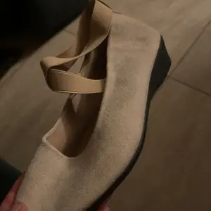 Soft Wedge Shoes for Women, Stylish Closed-Toe Design in Faux Suede, Comfort Style for Day or Night Wear