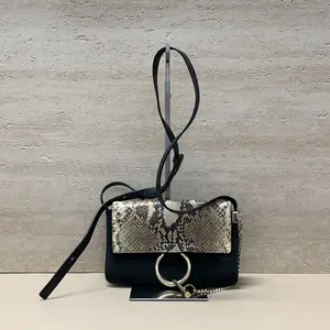 Pre-owned Chloé Leather Shoulder Bags 7.8'' R1869 Shoulder Bag C1857002914 0611 T5 Qiqi