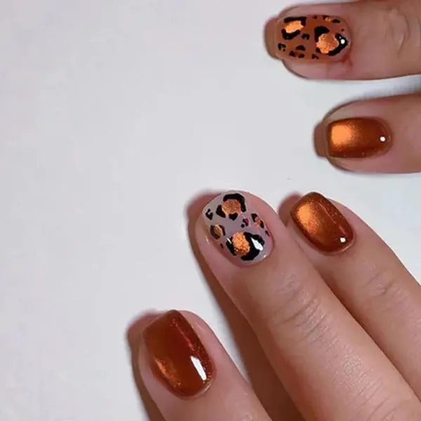 Gorgeous Cat's Eye Leopard Print Press-On Nails | CurvLife Nail | 24pcs Short Oval Fake Nails | Glossy Finish with Metallic Copper & Leopard Spots | Easy to Apply, Comfortable & Long-lasting | Perfect for Trendy Hangouts, Music Parties & Night Outings