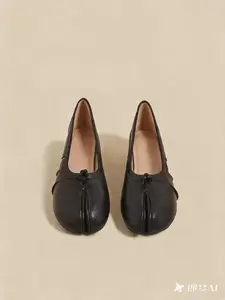 Y2K Aesthetic Split Toe Tabi Shoes, Minimalist Black Leather Flats for Street Style Outfits  Must Have  Soft Leather Flatform Women Girl Chef