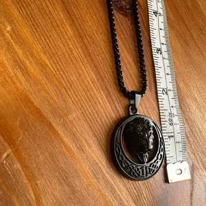 Black Lion Head Pendant Necklace Unisex Fashion Jewelry 11 inch Stainless Steel Waterproof Chain