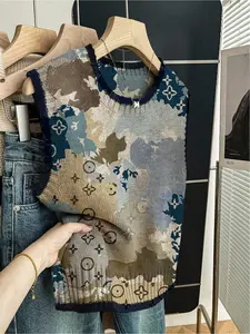 1 piece + Spring/Summer Back-to-School Casual Style Loose Round-neck Sleeveless Knitted Color-Contrasting Dark Blue Edged Patchwork Plaid Knit Top Vests for Lady, suitable for outdoor wear, can be paired with a jacket, or worn alone