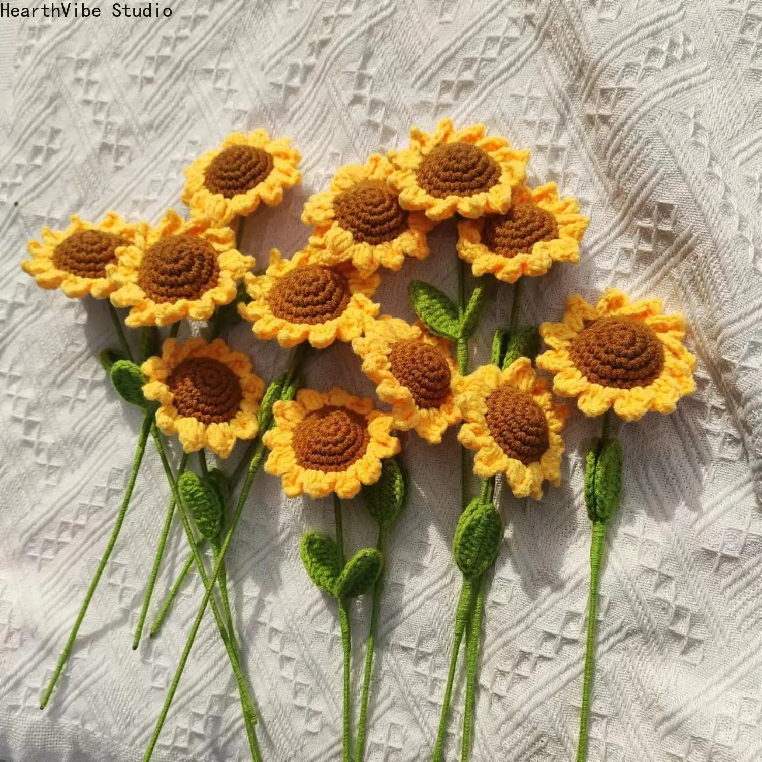 Hand-Knitted Sunflower Bouquet, 3-Piece Decorative Wool Flowers, Realistic Gift for Mother's Day and Teachers, Artificial Flower Decoration