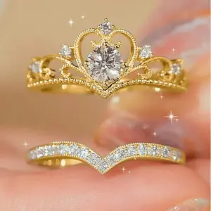 Set of 2 luxurious crown-shaped Cubic Zirconia rings