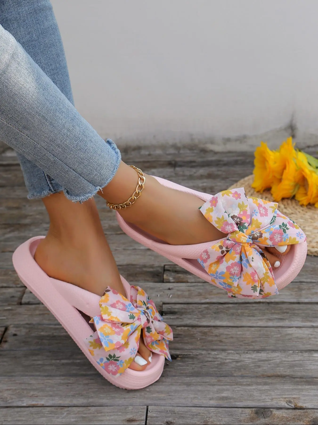 Women's Random Floral Print Bowknot Design Slides, Casual Comfortable Flat Sandals for Summer, Non-slip Slippers for Indoor & Outdoor Wear, Walking Shoes