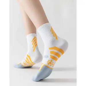 Women's Mid-Calf Socks for Fitness, Professional Running Sports Socks, Odor-Resistant, Sweat-Absorbent, Women's Socks for Jump Rope, Hiking, Climbing, Breathable