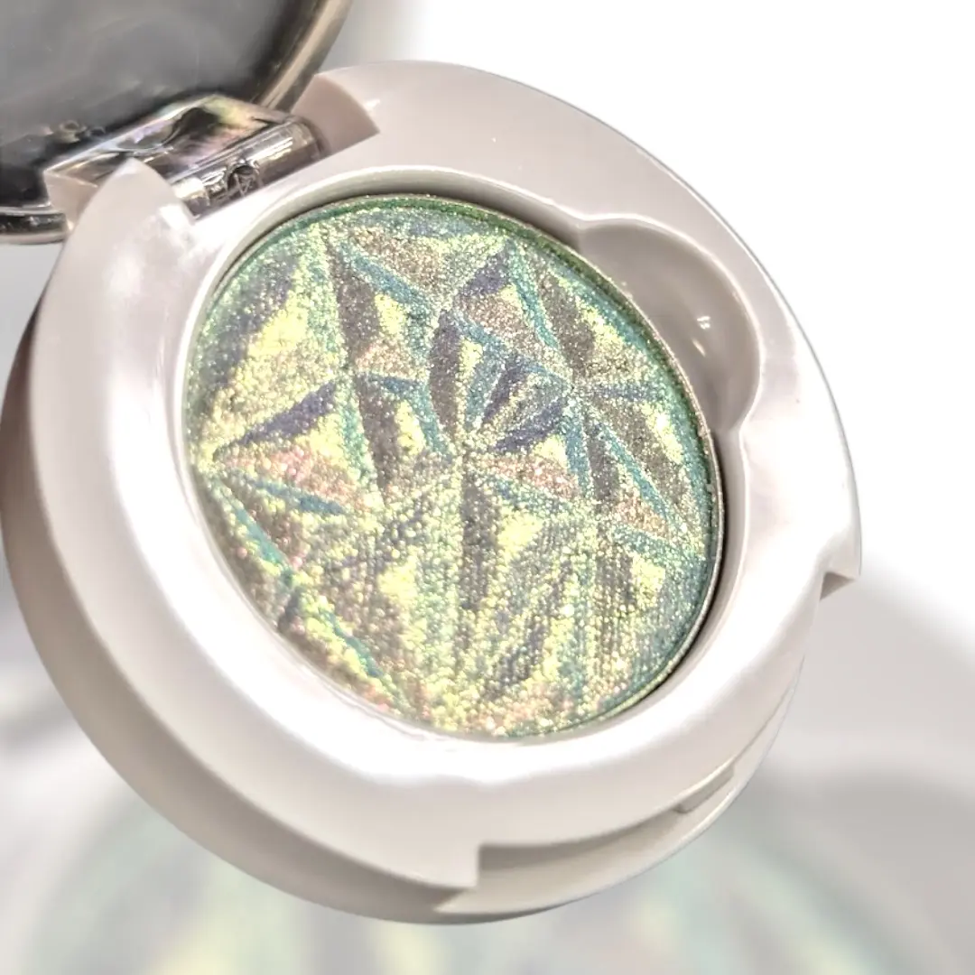 Spellcast Beauty Glimmer Multichrome Pressed Eyeshadow - Captivating Dynamic Colors for Elegant Makeup Looks US