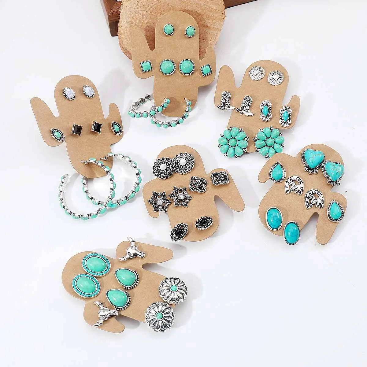 Women's 4/6-Pair Western Bohemian Style Earrings Set - Antique, Assorted Studs with Faux Turquoise, Heart, Teardrop, Floral, Geometric, Longhorn Bull Motifs, Lightweight Zinc Alloy Jewelry for Daily Use & Gifting, Earrings Studs, Antique Earrings