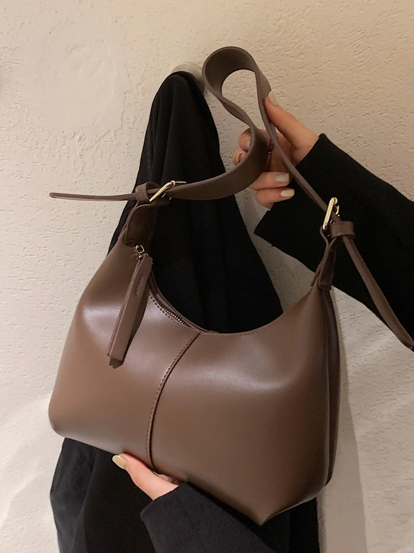 Simple and versatile underarm bag, one-shoulder handbag, versatile women's bag for daily commuting, niche design, suitable for shopping, dating, parties, etc. Crossbody Bag, Crossbody Clutch Purse