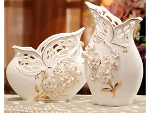 Elegant Pair of Porcelain Vases with Pinched Flowers – Basket-Weave Design and Golden Accents