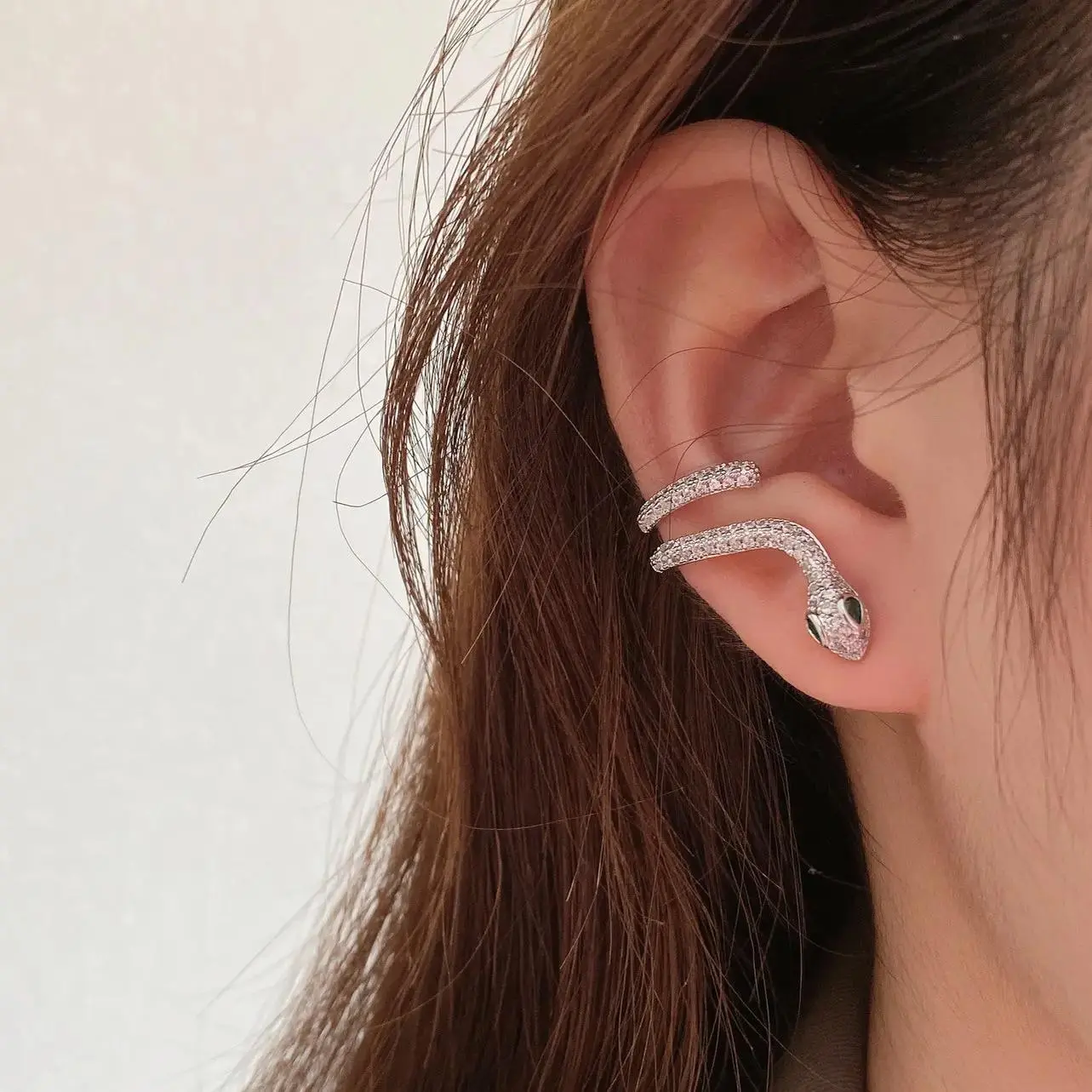 Electroplated Snake-shaped Ear Bone Clip, Unique Design Earrings, Niche High-end Style, Micro-set Snake Stud Earrings, Exaggerated  E50011-EH