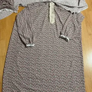 Women's Ditsy Floral Print Contrast Lace Prayer Dress with Integrated Hijab, Elegant Batwing Sleeve Kaftan for Daily Wear, Ladies Islamic Clothing for All Seasons, Modesty Muslim Clothing