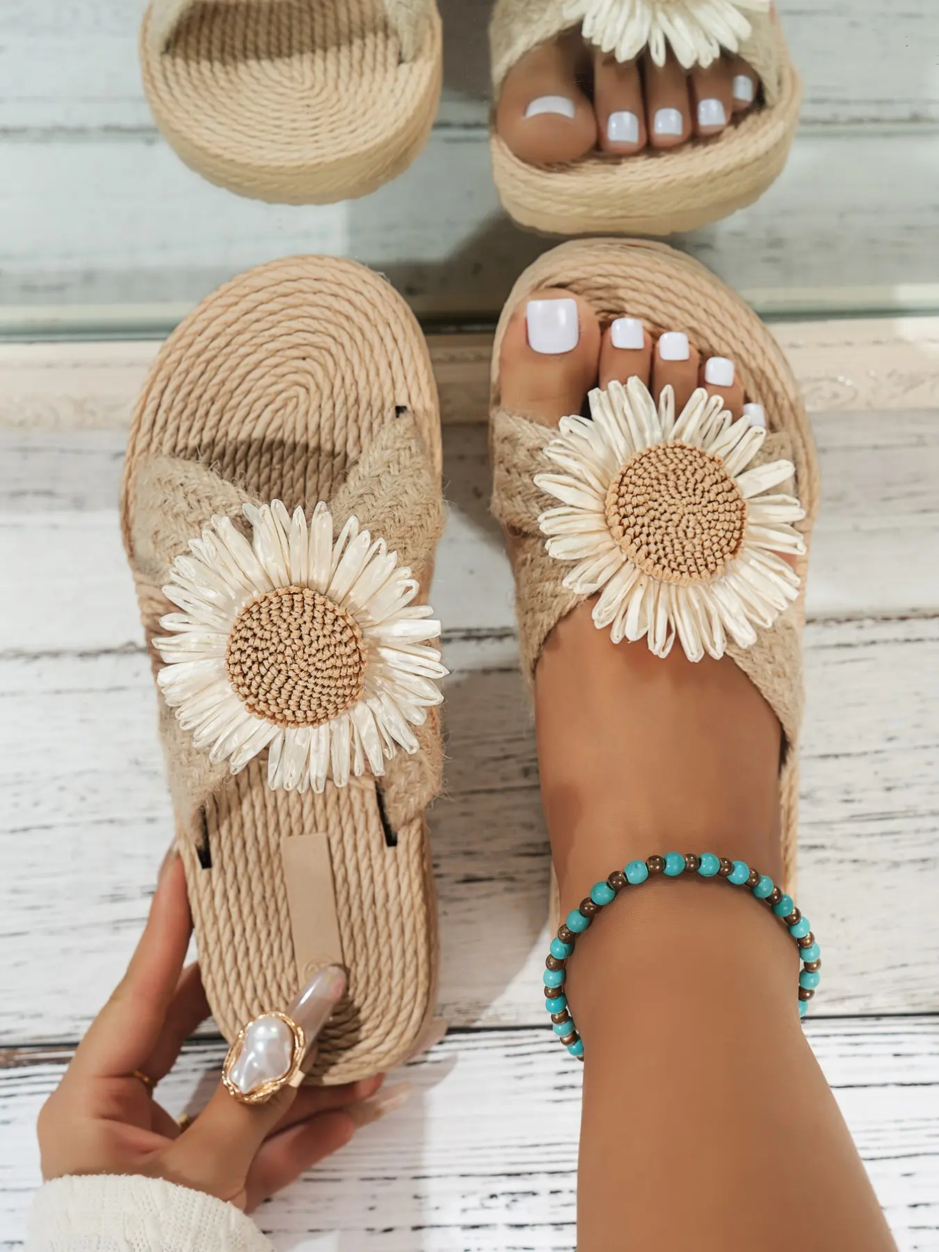 Summer New Linen Cross Strap Sunflower Sandals Women, Straw Flat Non-Slip Beach Shoes Slipper, Casual Outdoor Footwear for Vacation Style, Boho Style Slides