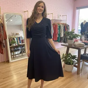 Midi Elegant Dress with Embroidered Detailing and Ruched Waist for Sophisticated Occasions