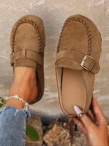 New Retro Metal Buckle Beanies Shoes for Women, Matte Leather Soft Sole, Comfortable Slip-On Sneakers, All Seasons Wear, Elegant Plain Loafers