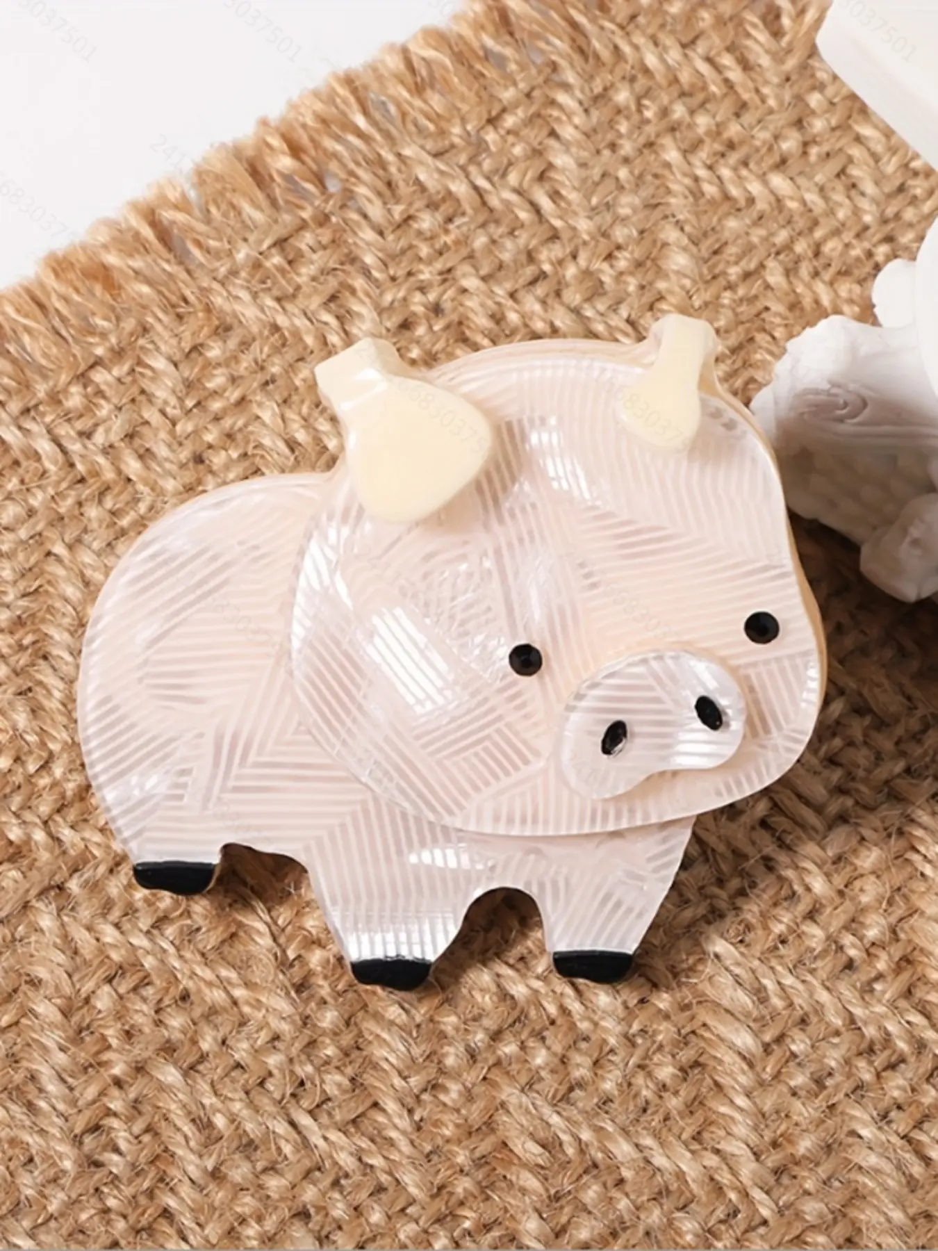 1 handcrafted original design fashionable girls' hair clip, acrylic material animal pig-shaped hair clip, simple side clip in European and American style, cute hair accessory for daily wear, gift box packaging, Unique Pig Shape
