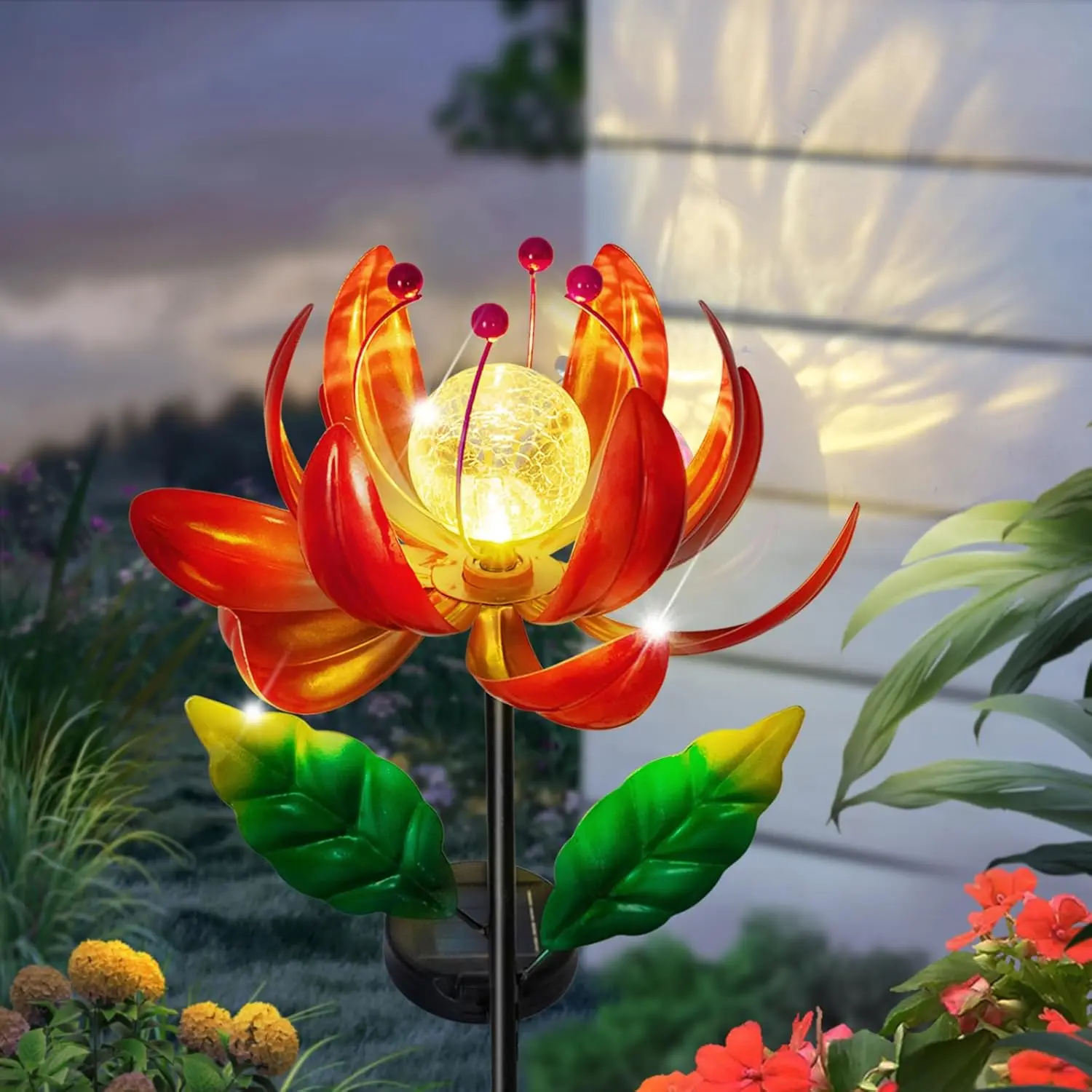 Solar Lights Outdoor Wind Spinners, Metal Lotus Flower Garden Decor with  LED Crackle Glass Globe for Patio Lawn Yard Outdoor Decor