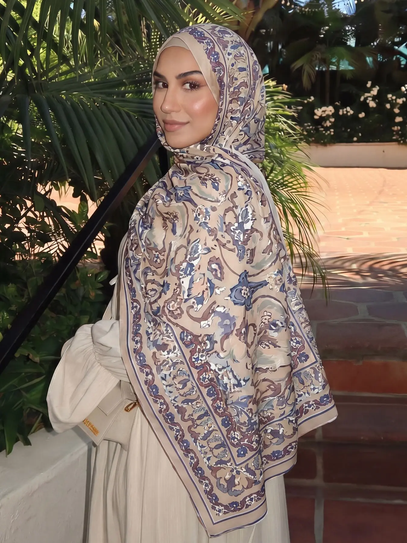 1pc Persian style retro printed silk scarf 85*180cm Bohemian style multi-purpose shawl Fashionable and versatile bandana contrasting edge scarf Commuting and travel atmosphere decorative scarf Hijab square scarf Head Scarf