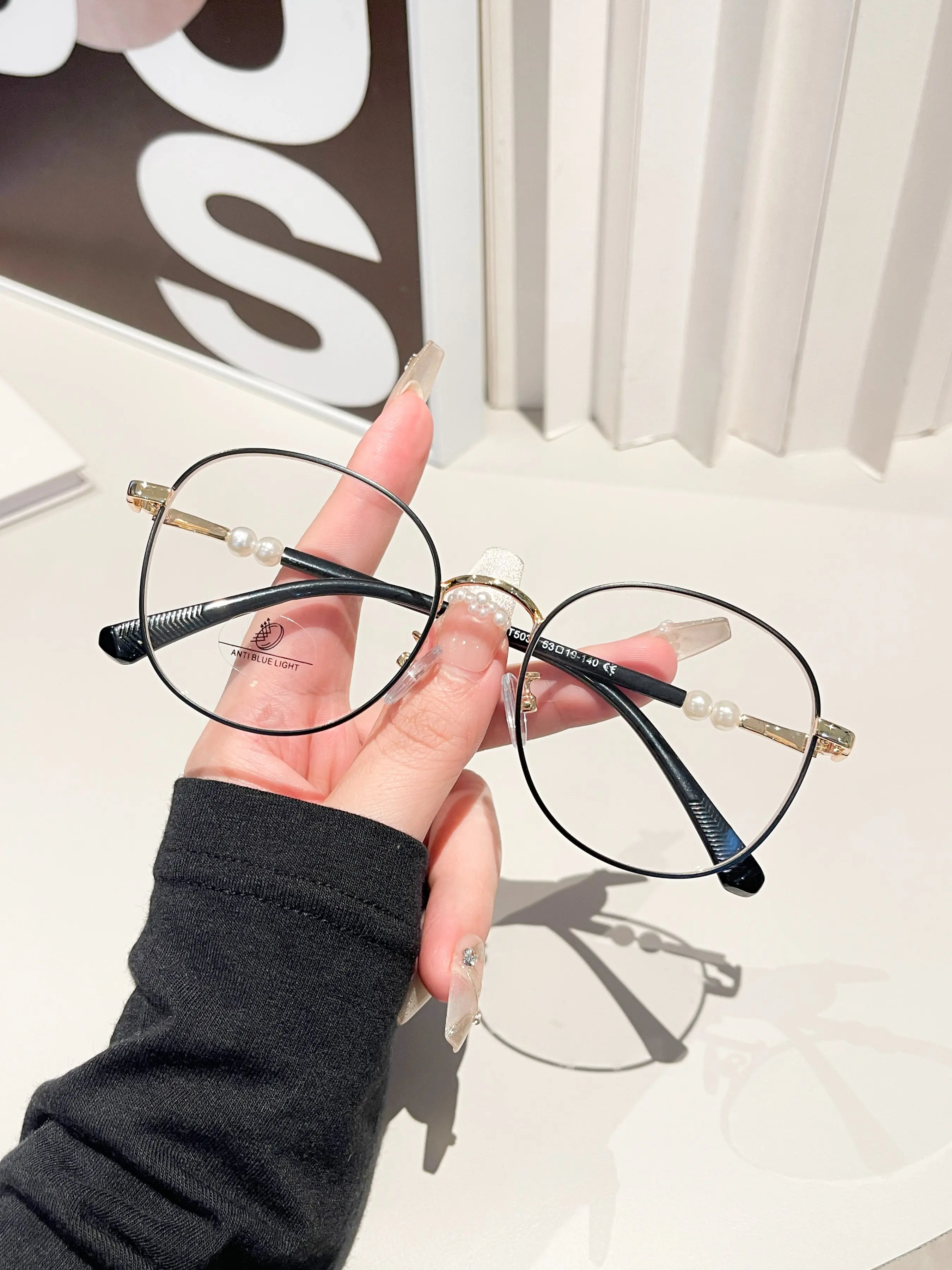 Women's Round Frame Glasses, Transparent Lightweight Pearl Decorated Eyewear, Fashion Eye Protection Accessory, Comfortable Daily Wear