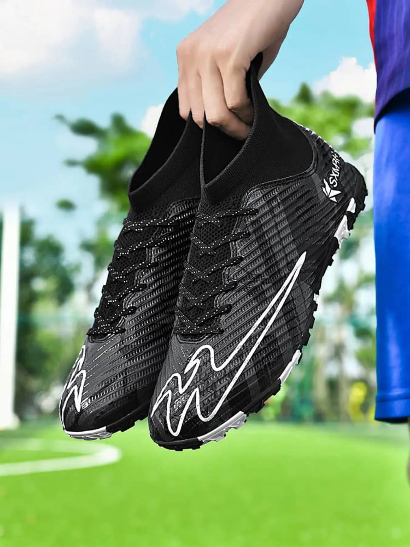 Unisex Soccer Shoes, Football Boots, Camouflage Outsole, Comfortable Elastic Armor, Professional Training and Match Shoes, Ideal for All Skill Levels