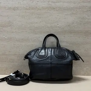 Pre-owned GIVENCHY Leather Shoulder Bags 7.8'' R2269 Shoulder Bag C1859697063 0520 T1 Qiqi