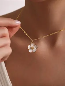 1pc Fashionable and Elegant White Oil Drop Flower Pendant Necklace, Dainty Necklace, Simple and Exquisite, Feminine Temperament, Party Vacation, Personalized Necklace Gift