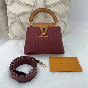 Pre-owned Louis Vuitton Taurillon Ostrich Mini Capucines Griotte Red |19537683WWL HD