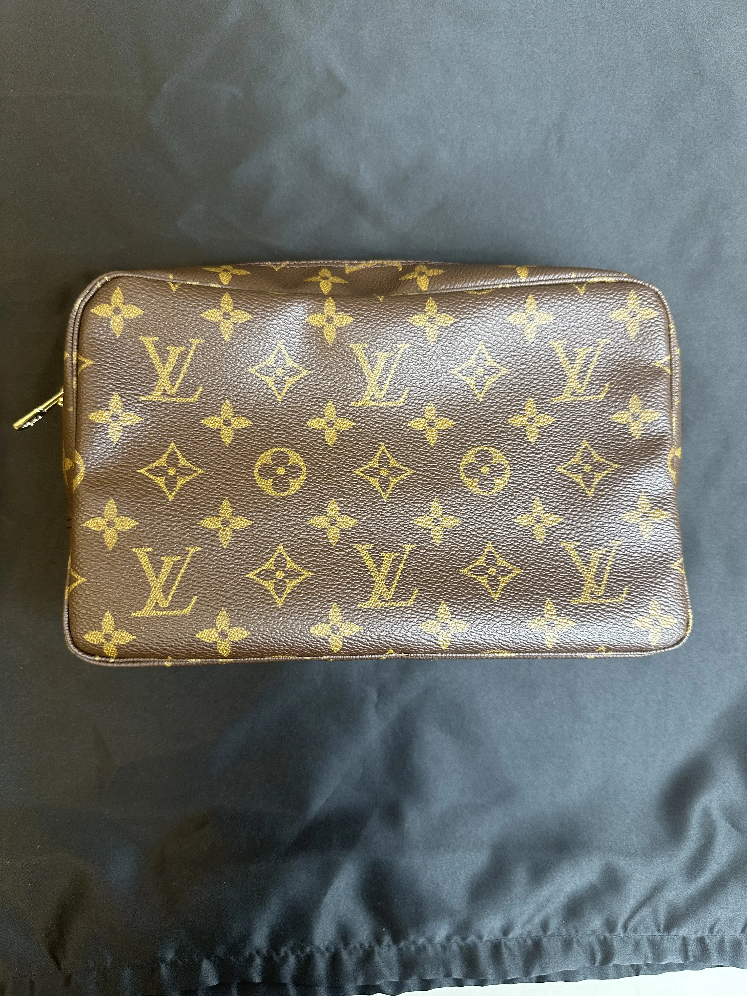 Pre-owned Louis Vuitton COATED CANVAS Toiletry Bags TROUSSE 23 VERY GOOD CONDITION