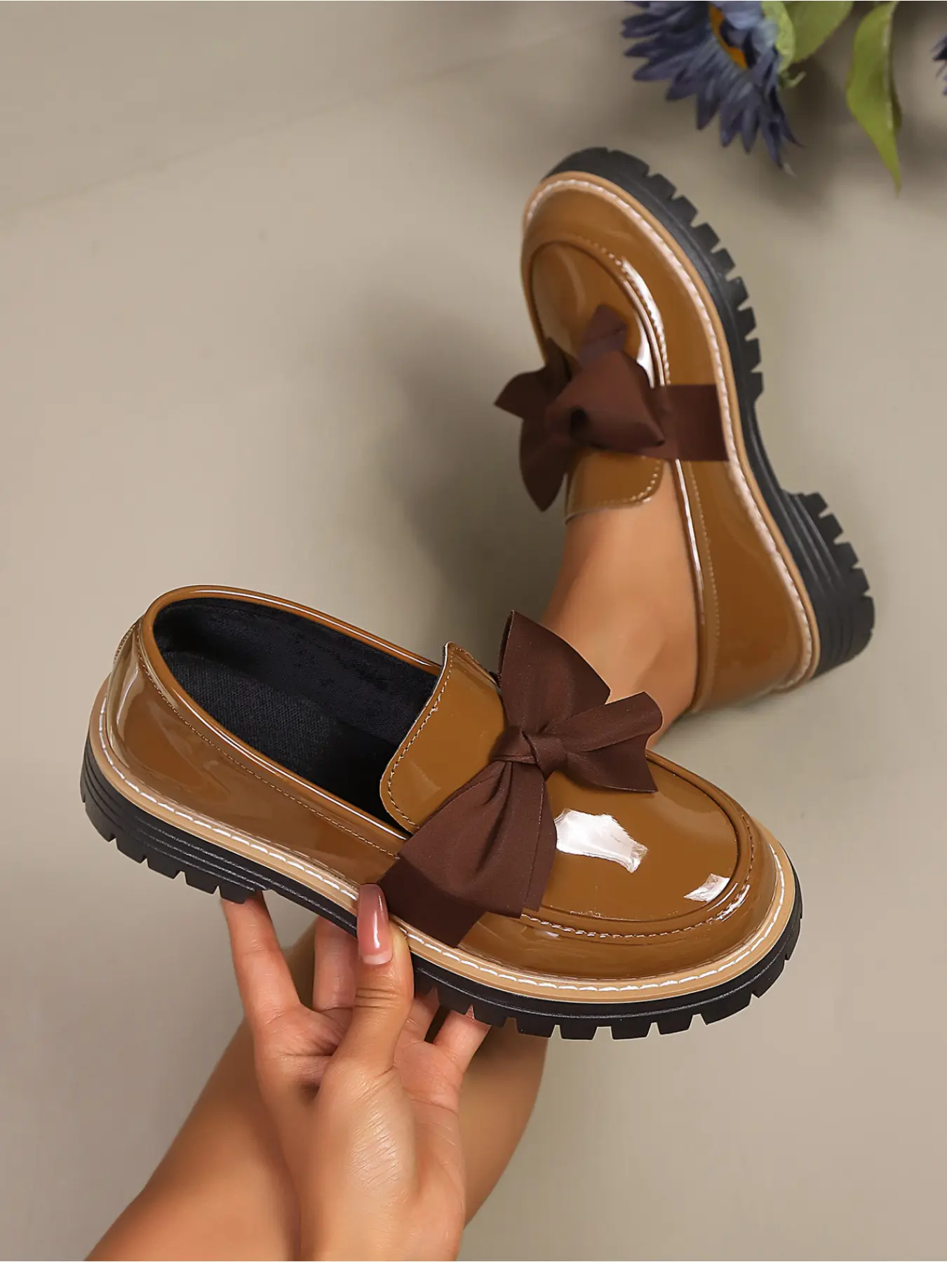 Ladies' Spring/Summer Fashion Retro Valentine's Day Loafer Shoes/Leather Shiny Bowknot Decoration Thick Bottom High Platform Outdoor Casual Shoes/Lightweight Comfortable Soft Sole Skid-Resistant Durable Commuting Sports Shoes