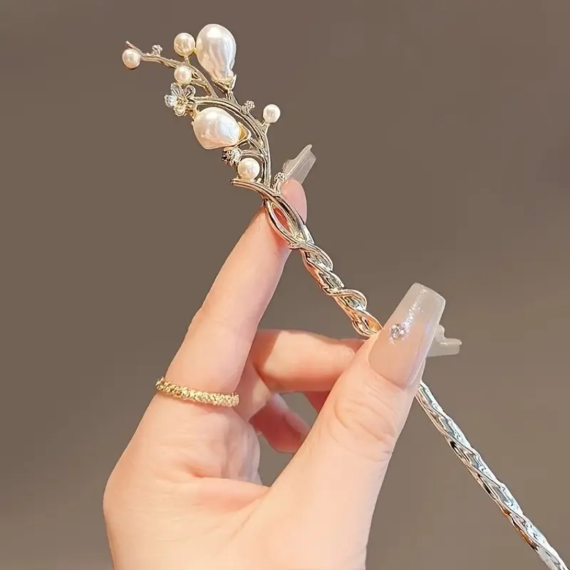 Creative Bellflower Ancient Style Hairpin, Elegant Step Shaker Hair Accessory, Traditional Chinese Hairstyling Ornament, Unique Gift Idea, Updo Hair Accessories