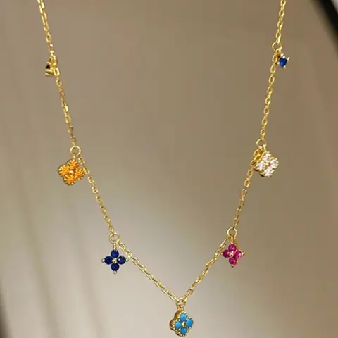 Women's Zinc Alloy Glass Four-Leaf Clover, Elegant Sweet Fashion Jewelry, Perfect Gift for Her, Daily Wear Accessory, Jewelry Necklace, Jewelry Accessories, Fashionable Accessory, Chic Gorgeous Jewelry, Clover Necklaces