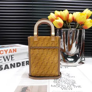 Pre-owned FENDI Suede Tote Bags Sunshine Mini Brown Tote Bag T10211852