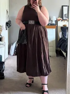 TANKANEO Women's Plus Size Sleeveless Ruched Crewneck Maxi Dress, Casual Lightweight Summer Sundress with Pockets for Beach, Evening
