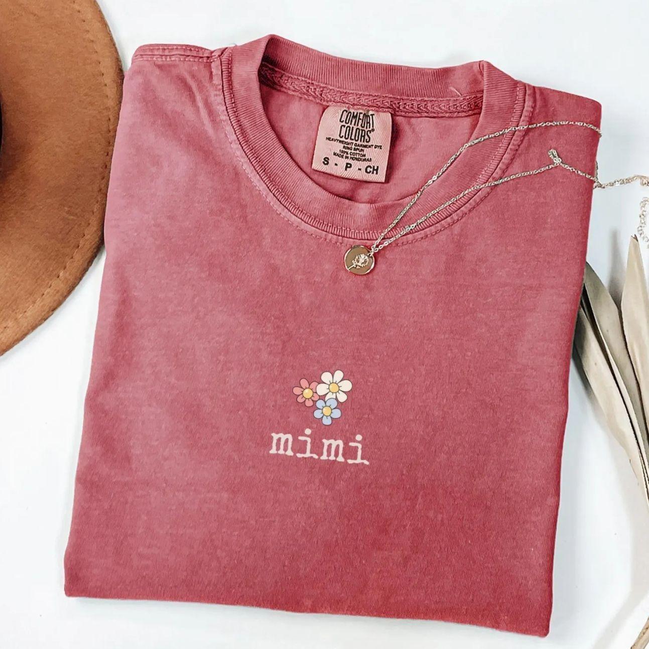 Minimalist Mimi Women’s Casual Streetwear T-Shirt, Stylish Top, Mother’s Day Gift, New Grandma Gift, Pregnancy Reveal Item, Lauriel Designs