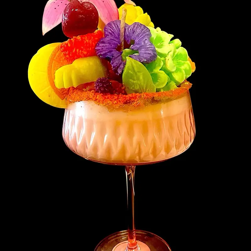 “Santal Tropics”, 13oz, Eco wick, Soy & Gel Wax Candle in a Borosilicate Margarita Glass W/ additional 6oz of wax melts designed on top! Scent consists of: Coconut, Musk & Tonka Beans.Burn time~60hrs(depending on use) dishwasher & microwavable! Decor Cozy